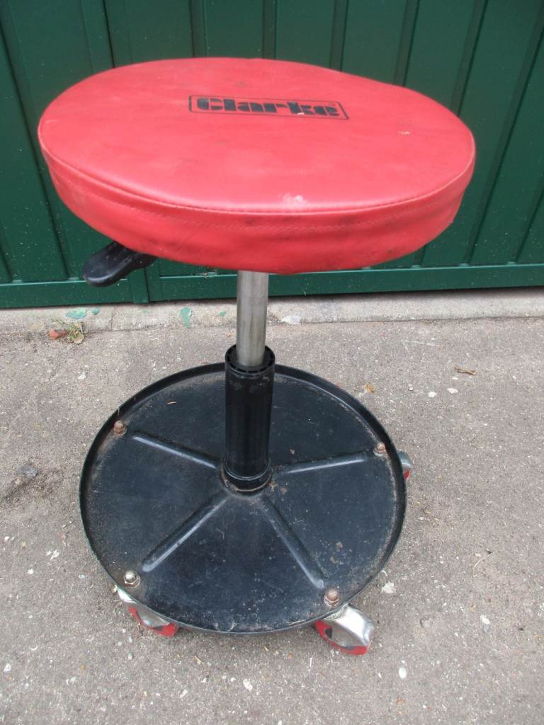 CLARKES ADJUSTABLE MECHANICS STOOL ON ROLLERS