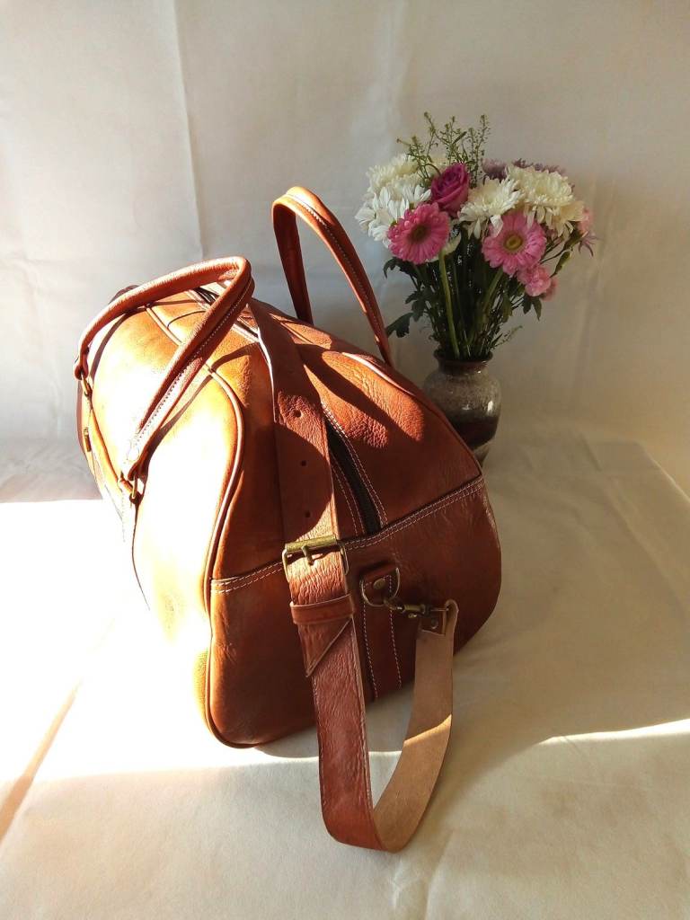 100% Genuine Leather Travel Bag Weekend Bag Gym Travel Hand Luggage ( Christmas Sale )