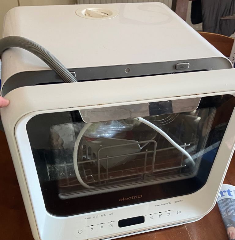 ElectriQ Tabletop Dishwasher (EQDWTTGF) – White, Good Condition