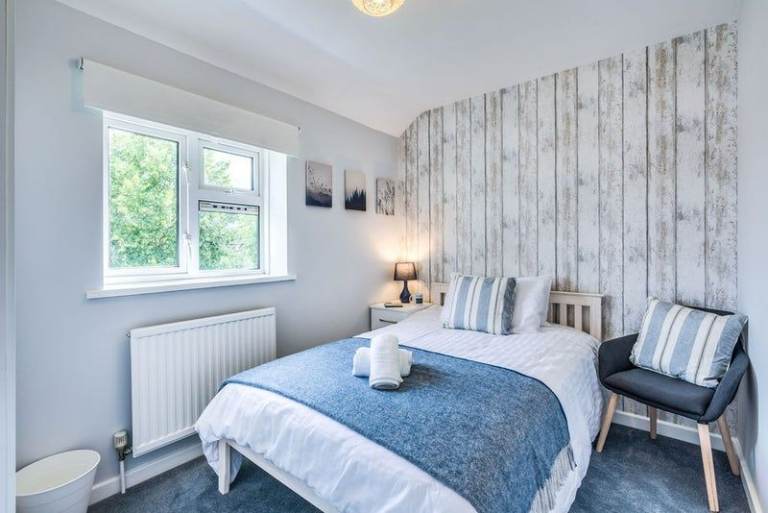 Stunning Room in Outstanding House