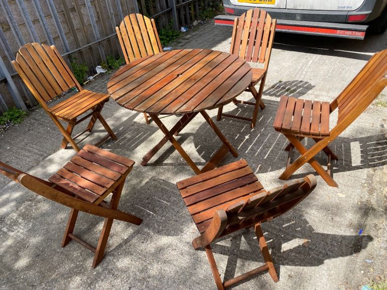 🚚Beautiful Wooden Round Branded Table With 6 Chairs For Sale