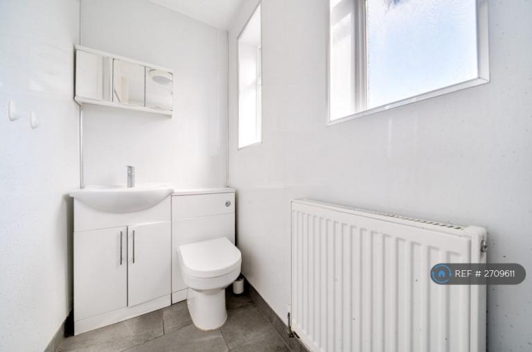 5 bedroom house in Thackeray Road, Southampton, SO17 (5 bed) (#2709611)