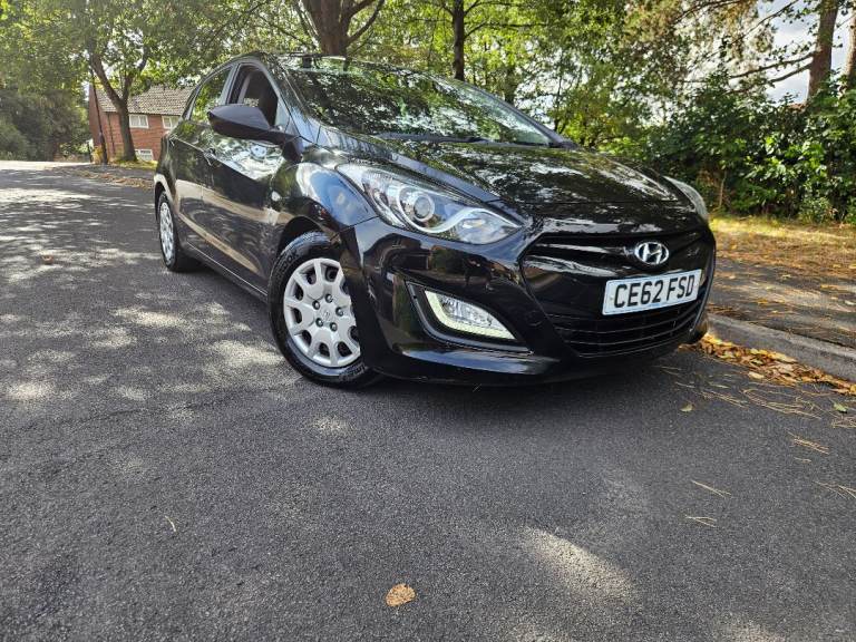 HYUNDAI i30 1.6crdi BLUE DRIVE ECONOMY MODEL NEWER SHAPE £20 AYEAR TAX 84MPG
