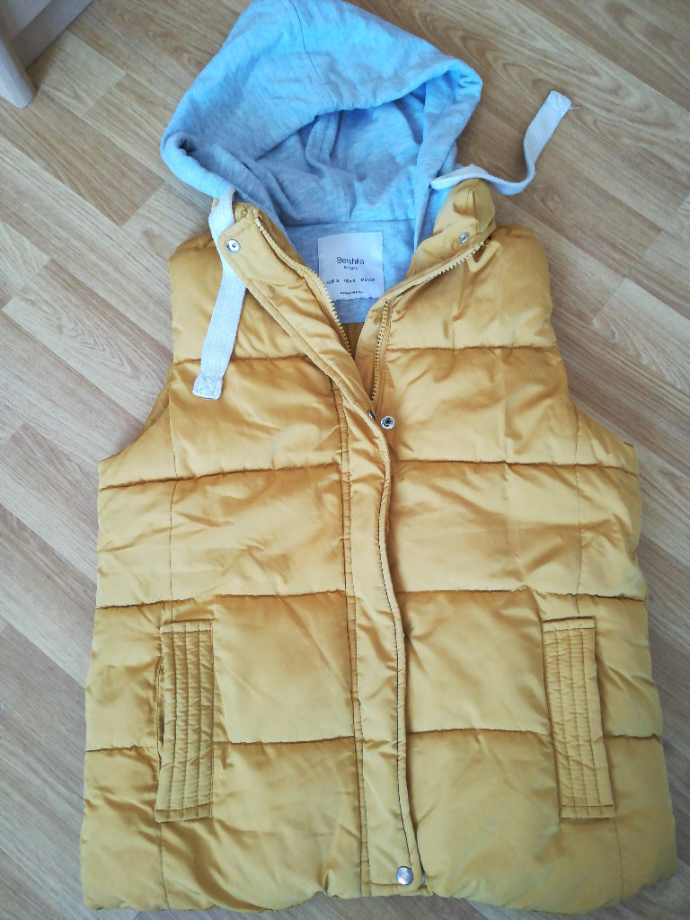Bershka puffer gilet S