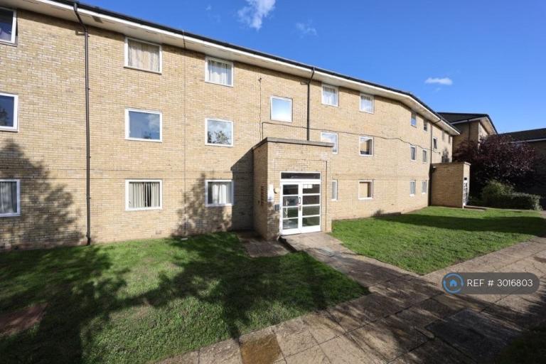 2 bedroom flat in Kingfisher Heights, Grays, RM17 (2 bed) (#3016803)