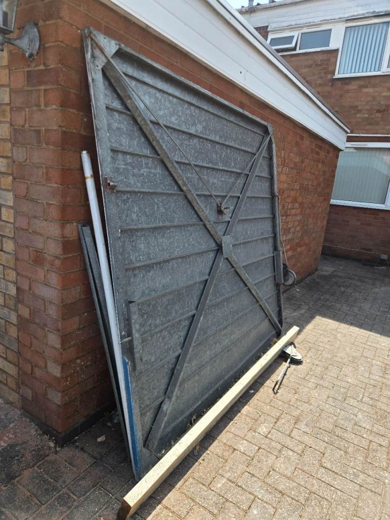 Metal Garage Door – Used Condition (free to collect)
