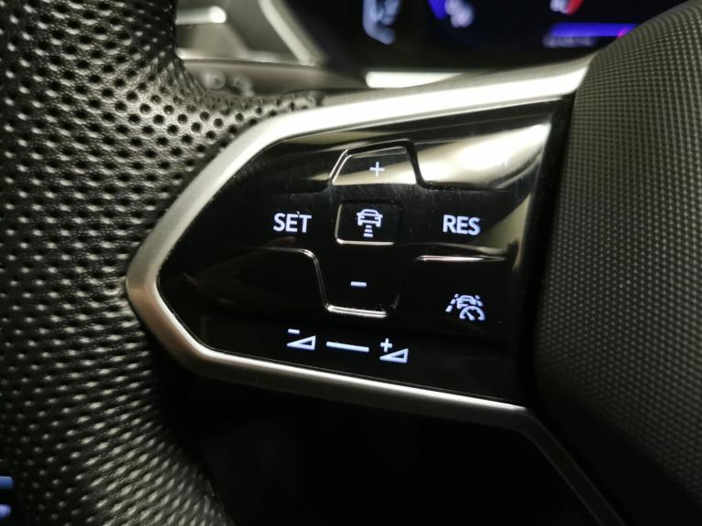 2023 Volkswagen Tiguan 2.0 TDI R-Line 5dr DSG ESTATE DIESEL Automatic