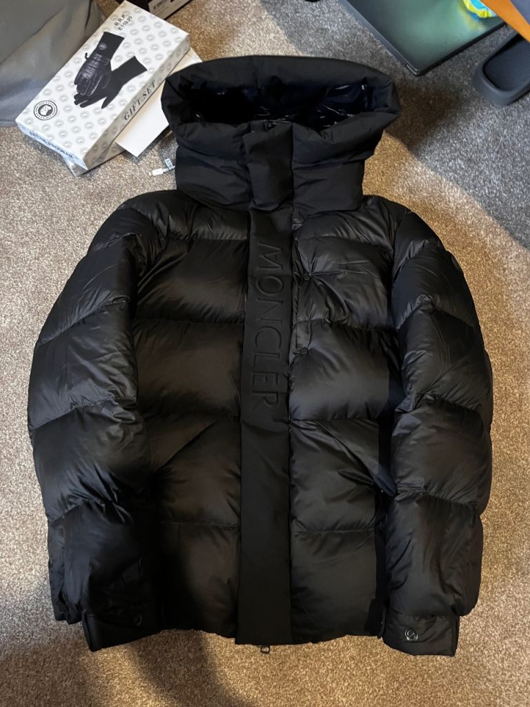 Moncler Madeira puffer jacket 