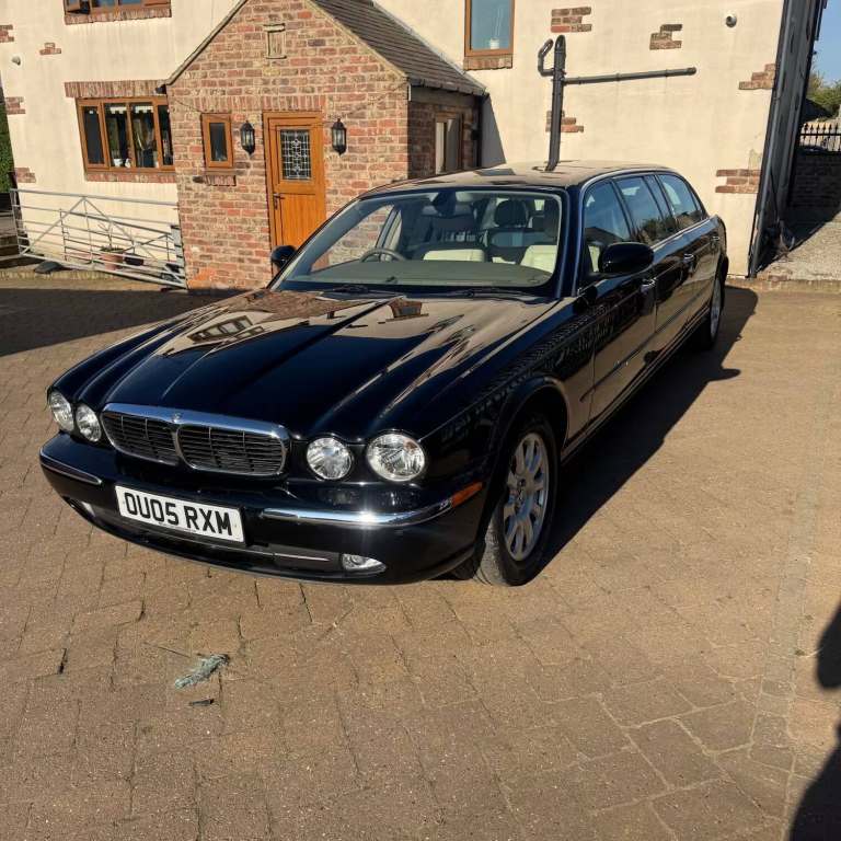 2005 Jaguar XJ XJ6 3.0 V6 SE 4dr Auto SALOON Petrol Automatic