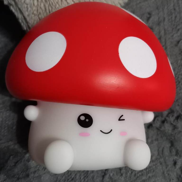 Squishy Mushroom Night Light 7 Colour Changing LED Bedroom/Desk Lamp