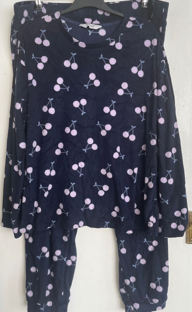 Lady’s pyjamas 