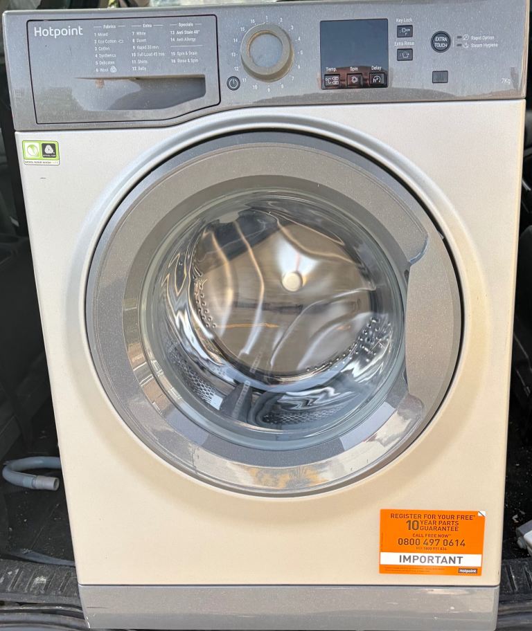 Hotpoint Washing Machine – Good Condition, White