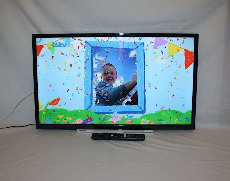 Toshiba 32 inch Smart LED TV with Freeview HD