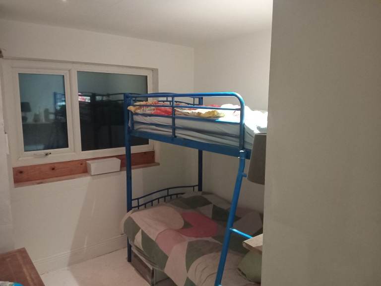 Room to rent, with en suite, pet friendly 