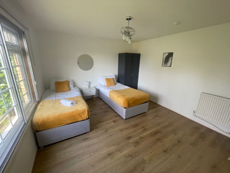 Double Room near Station l All Bills Incl