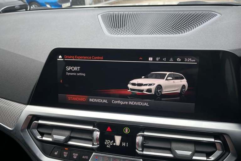 2021 BMW 3 Series 320i M Sport 5dr Step Auto ** Rear Parking Camera - Heated Seats ** Semi-Au Est...