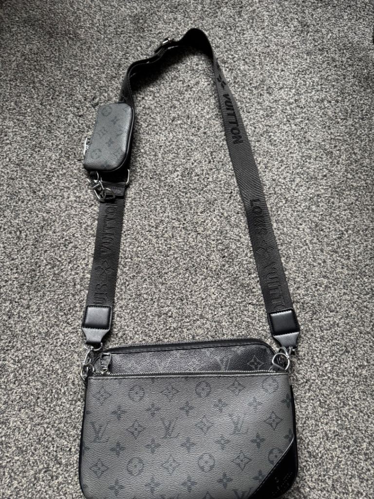 Lv trio messenger bag