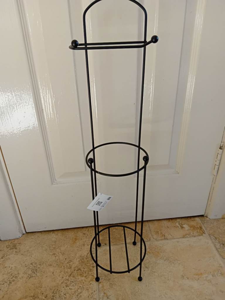 Toilet roll stand