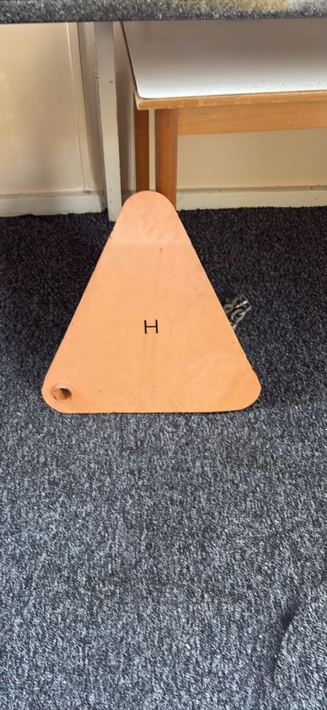Heavy duty triangle wheel clamp