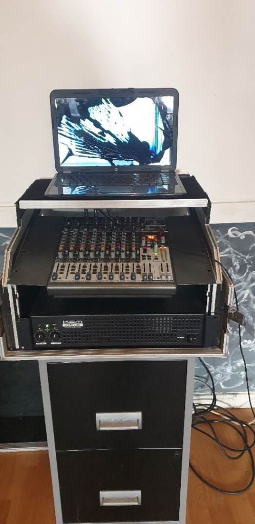 Dj singer equipment 