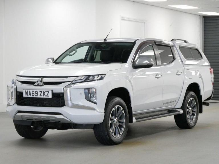 69 MITSUBISHI L200 2.3 DI-D 150 BHP BARBARIAN X 4WD AUTOMATIC GLAZED CANOPY