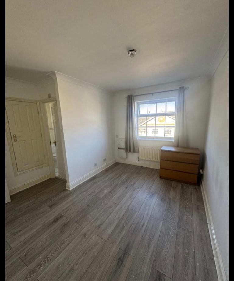 Ensuite room in Chatham 