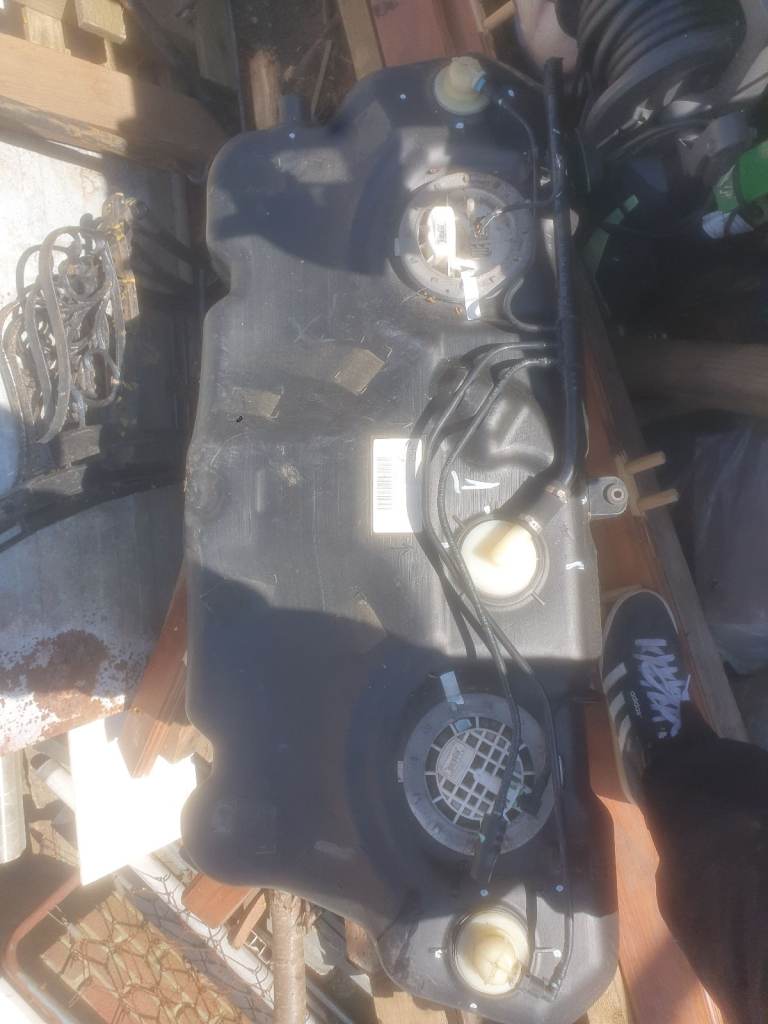 2004 mini one/cooper petrol tank 1.6 good used condition 