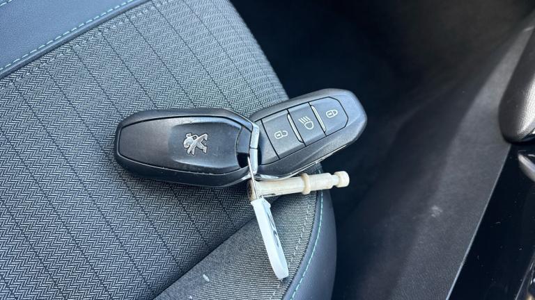 2021 Peugeot 2008 1.2 PureTech Allure Premium 5dr Petrol Estate Estate Petrol Manual