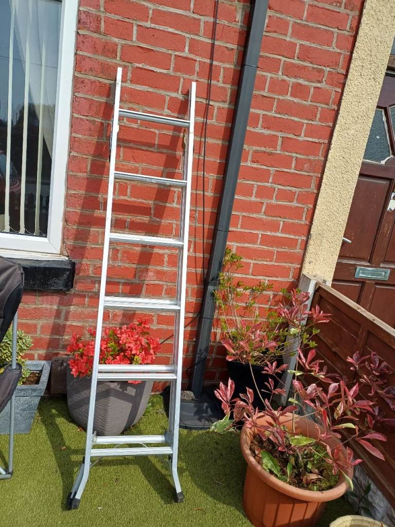 ABRU 3 WAY EXTENDING STEP LADDER VGC £30 NO OFFERS DARWEN BB3 0DU OR BOLTON BL3 2JP 