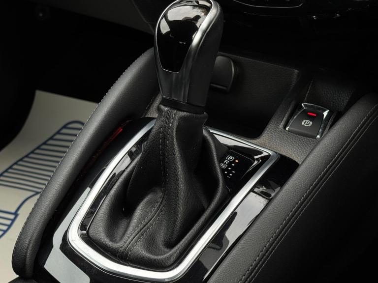 2017 Nissan Qashqai 1.2 DiG-T N-Connecta 5dr Xtronic HATCHBACK PETROL Automatic