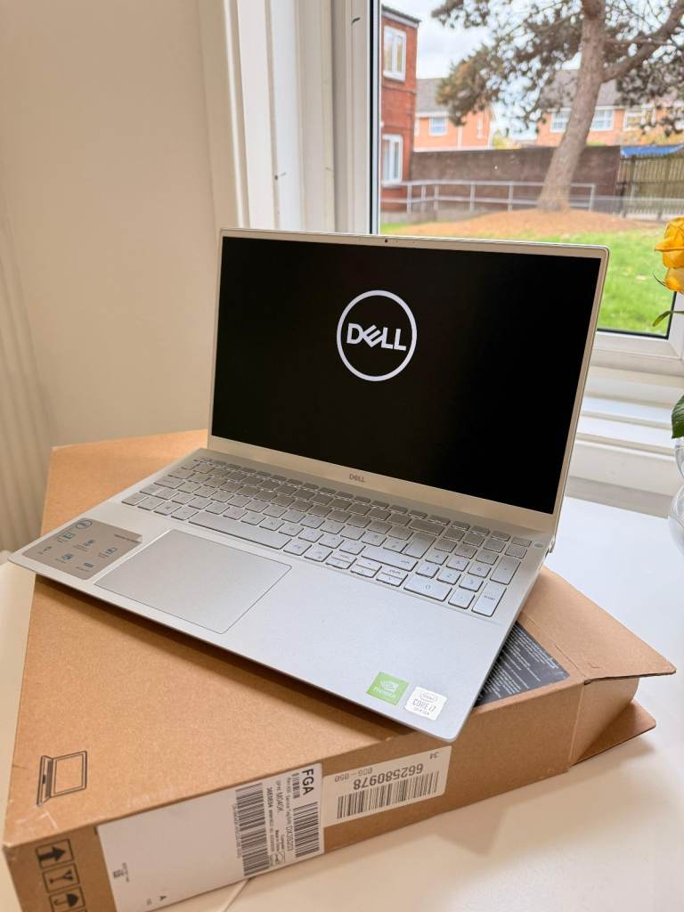 Dell Inspiron 15 5000 Series 5501 silver laptop