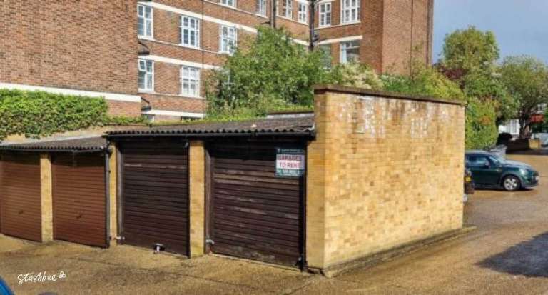 Garage to rent in London (N10) | Stashbee