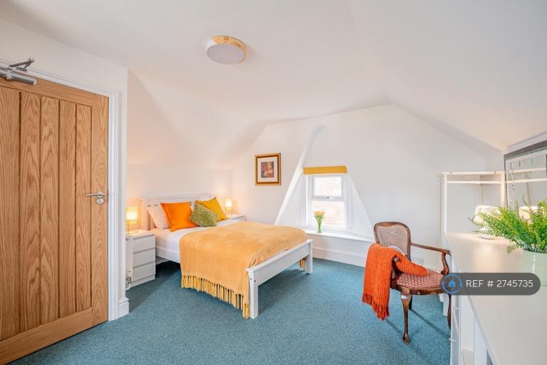 1 bedroom in Eastbourne Road, Trowbridge, BA14 (#2745735)