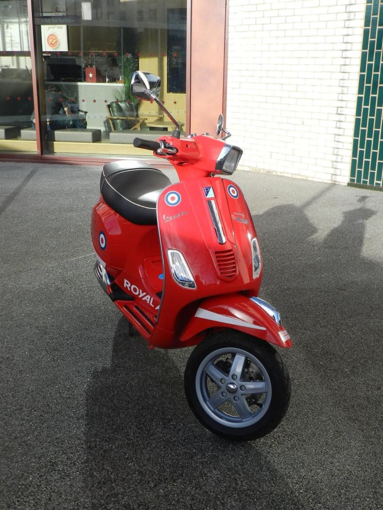 Piaggio Vespa S 125 Red Arrows Special Edition