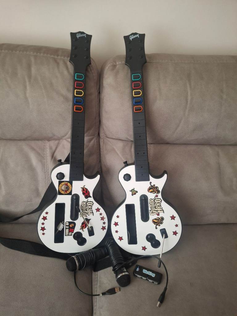 Gutiar hero with guitars