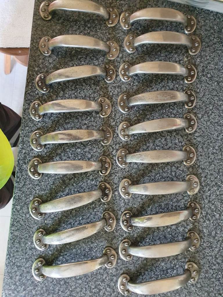 Finesse Bow Bean Pewter Cupboard Handles x 19