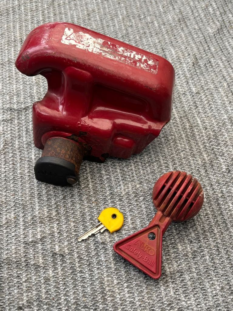 Alko hitch lock 