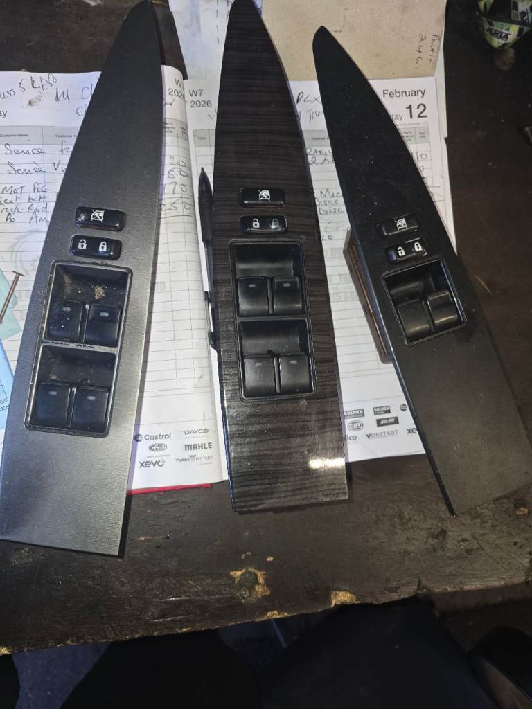 Window switch for Toyota avensis