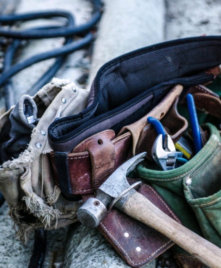 Handyman Romford – Lights, TV Mounting, Painting, Furniture - Call Chris Today!