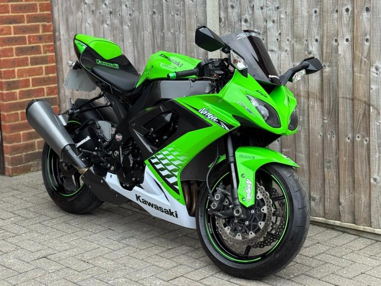 KAWASAKI NINJA ZX10R ANNIVERSARY EDITION 2011 (11) SUPER SPORT + 8,500 MILES 