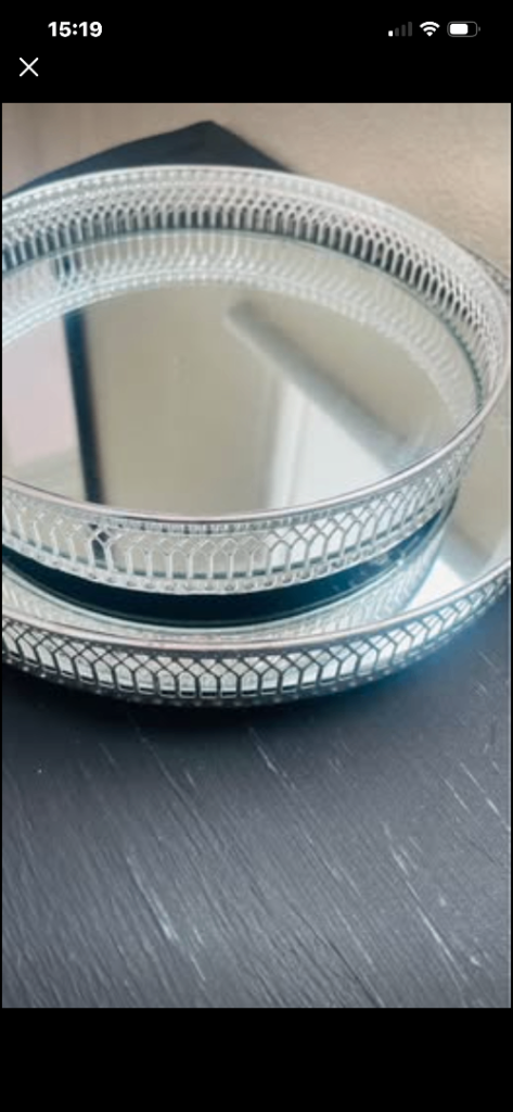 Pair of Silver Mirrored Decorative Trays – As Good As New