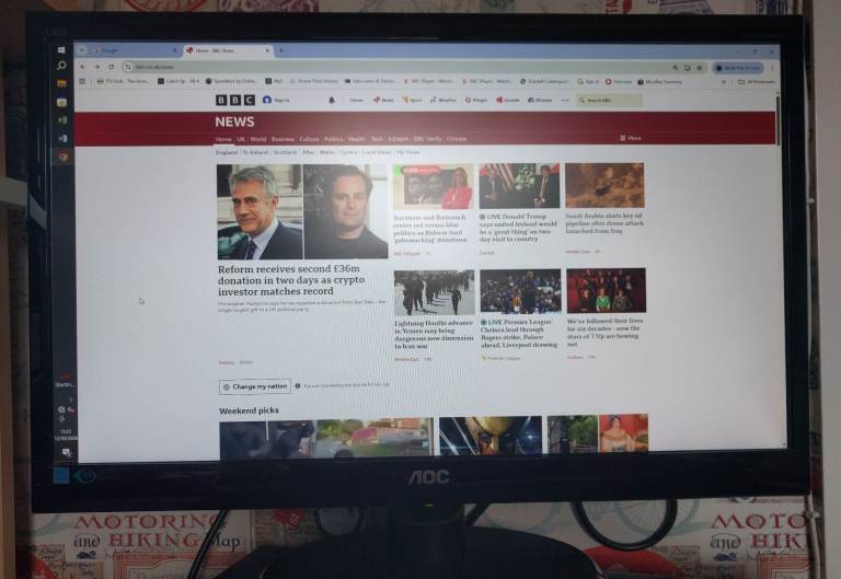 AOC LED monitor 