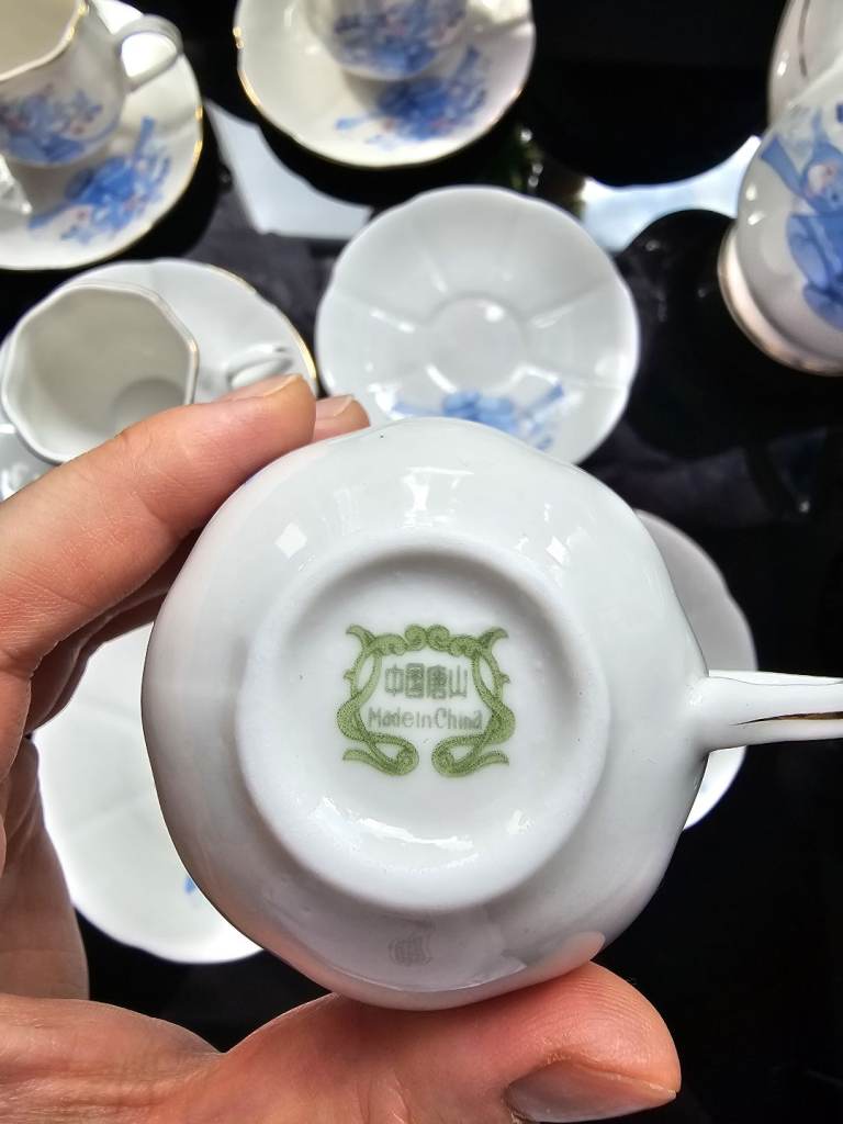 Floral Teapot and 6 Cup/Saucer Set