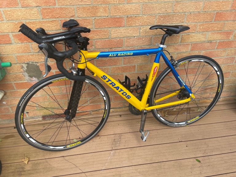 Stratus road bike in excellent condition. Medium sized frame.