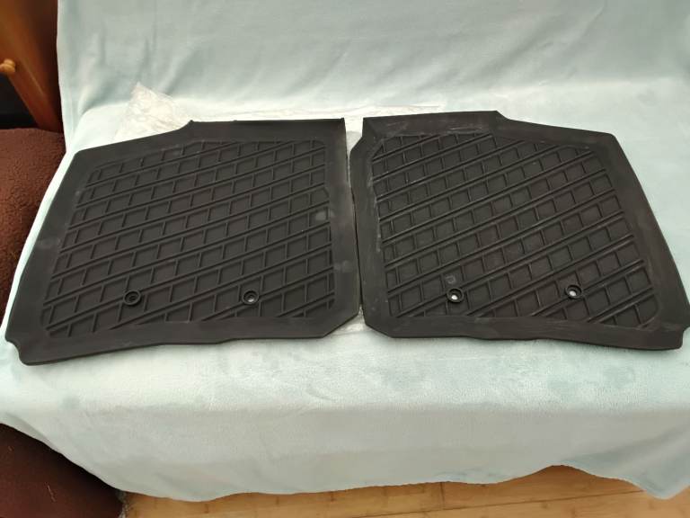 Volvo pair rubber floor mats S40 V40 96 - 04