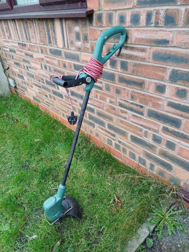 BOSCH EASY LIGHTWEIGHT GARDEN STRIMMER £20 NO OFFERS DARWEN BB3 0DU 