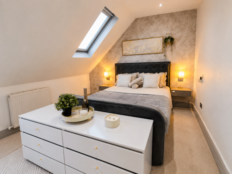 Spacious Double Room with Fitted Wardrobes | Bills Included | WiFi |Couples Welcome