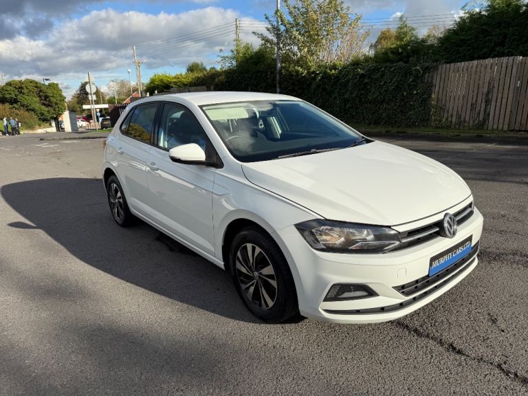 1-OWNER JUST SERVICED CANDY WHITE APPLE CAR PLAY EXCELLENT CONDITION!