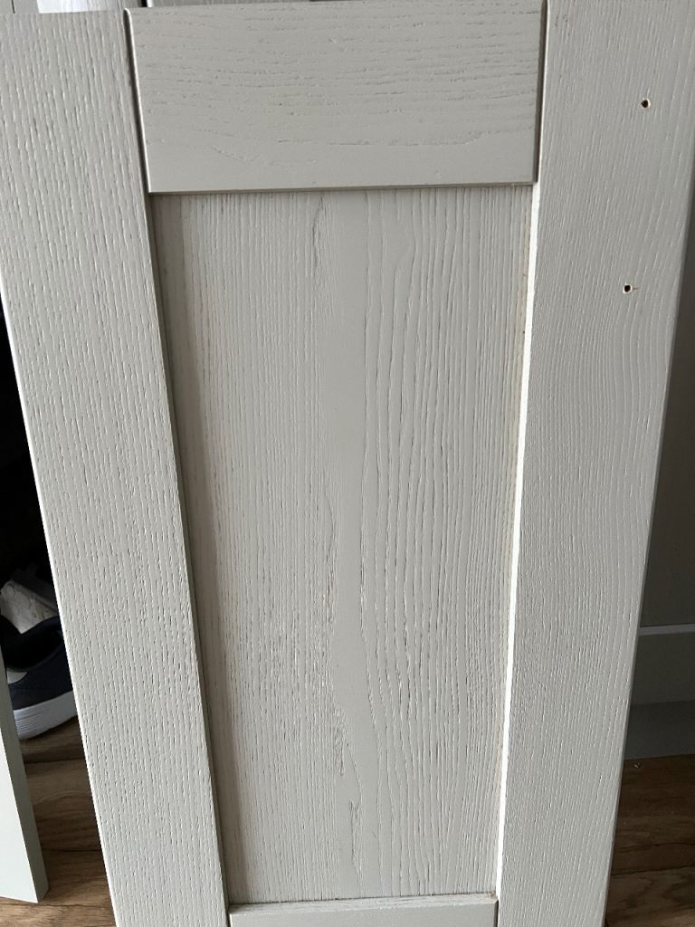 Howdens Tewksbury kitchen doors real wood