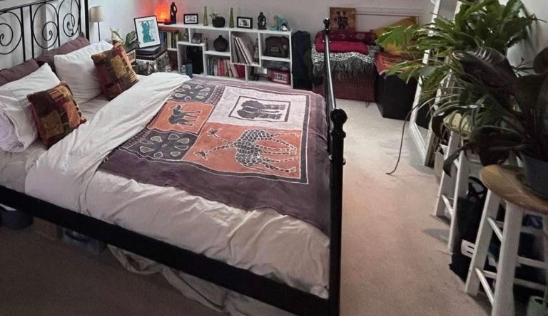 Spacious double room N8 